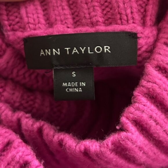 ANN TAYLOR Mock Neck Pullover Sweater S Bright Pink Ribbed Knit Relaxed Fit - Picture 7 of 9